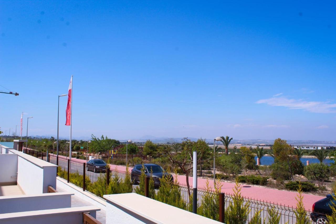 Beautiful Condo In Laguna Beach Resort Overlooking Laguna Rosa In Torrevieja With 2 Bedrooms And 2 Bathrooms Exterior foto